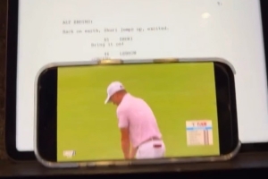 時(shí)間管理！詹姆斯曬一邊看劇本一邊看高爾夫：工作的同時(shí)工作！