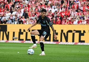 記者：勒沃庫森很可能留下帕拉西奧斯，有報(bào)價(jià)也必須超過5000萬歐