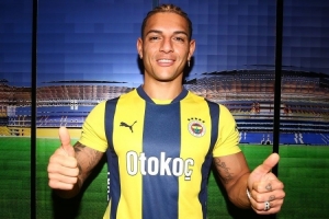 迪馬濟(jì)奧：科莫希望再租借一名后衛(wèi)，有意迭戈-卡洛斯&伊戈?duì)? >
                                        </div>
                                    </div>
                                                                        <div   id=