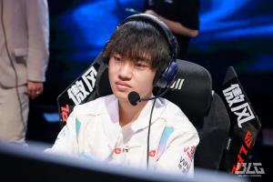 燃盡！Knight巖雀加里奧表現(xiàn)不輸Rookie 但無奈隊友差距無奈躺輸