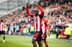 天空體育：紐卡敲定沃爾特馬德后不會再追拉爾森，仍想簽下維薩