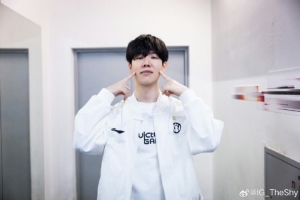 媒體人聊IG全員發(fā)博：Wei換Jiejie對(duì)隊(duì)伍挺正確 S賽可能都靠IG了