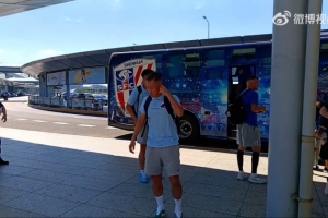 記者：吳曦、李可、謝鵬飛隨申花出征武漢，路易斯未隨隊