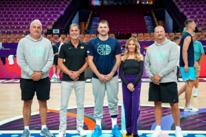 高水平賽事&球星云集！湖人、雄鹿、開(kāi)拓者等隊(duì)管理層觀戰(zhàn)歐錦賽