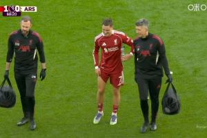 不妙！第89分鐘維爾茨一瘸一拐下場(chǎng)，遠(yuǎn)藤航登場(chǎng)