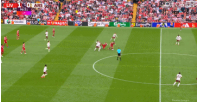 自己來！基耶薩奔襲后沒傳球，悶頭再帶打門被封堵