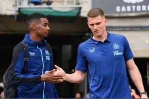 媒體人：紐卡僅2名球員發(fā)文告別伊薩克，他也沒向紐卡做任何表態(tài)