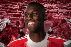 吧友覺(jué)得夠用嗎？記者：杰克遜加盟后，拜仁內(nèi)部對(duì)陣容感到滿意