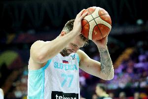 當?shù)之攱?！東契奇場均33分+9.7助均為賽會第1 斯洛文尼亞1勝2負