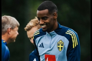 瑞典足協(xié)更新社媒，曬伊薩克國(guó)家隊(duì)訓(xùn)練照