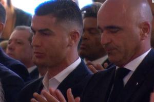 ?C羅出席若塔兄弟追悼會：獻禮歐國聯(lián)獎杯&擁抱慰問若塔父親