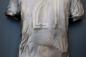 葡萄牙追授若塔勛位和功勛獎?wù)?，并舉行“英雄廣場”揭幕儀式