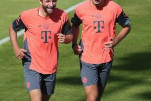 老同志回家！穆勒回拜仁訓(xùn)練，帕夫洛維奇：很高興又和你一起訓(xùn)練