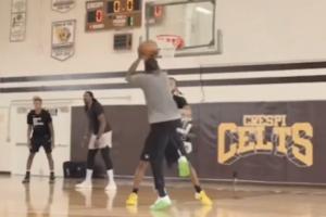 哥們你就準(zhǔn)備這么奪冠？追夢(mèng)野球局50分鐘只進(jìn)一球 各種三不沾