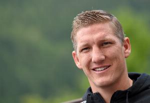 施魏因施泰格：諾伊爾仍能代表德國隊，跟他認(rèn)真談?wù)勊赡軙貧w