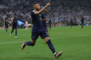 姆總！隊(duì)報(bào)：法國(guó)足協(xié)曾想與阿根廷進(jìn)行友誼賽，被姆巴佩勸退