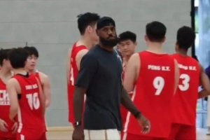 傳授經(jīng)驗！詹姆斯與趙睿一同指導(dǎo)了中國國青男女籃的訓(xùn)練