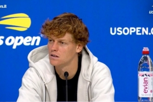 辛納談阿爾卡拉斯：我們競爭始于22年美網(wǎng)，他總能把我逼到極限