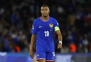 隊(duì)報(bào)：姆巴佩去年曾質(zhì)疑自己是否應(yīng)該繼續(xù)擔(dān)任法國(guó)隊(duì)長(zhǎng)