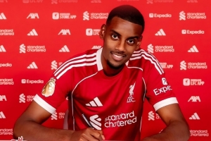 4.8億買(mǎi)人傲視夏窗！TA評(píng)利物浦史詩(shī)一夏：組世界最強(qiáng)鋒線(xiàn)之一