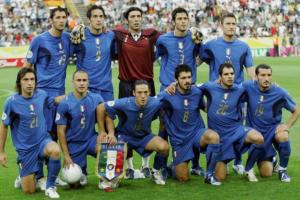 2屆小組出局+2屆沒進(jìn)意大利上次踢世界杯淘汰賽是2006年決賽