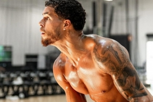 不只是兩性專家！小波特在社媒曬訓(xùn)練照 大秀肌肉