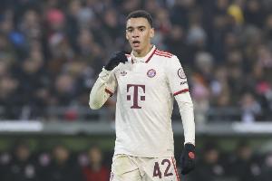 踢球者：拜仁計劃讓戴維斯、伊藤洋輝、穆西亞拉在11月逐步回歸