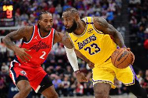 舊事重提！萊昂納德舅舅及其團(tuán)隊(duì)曾向猛龍和湖人索要不正當(dāng)利益