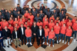 官方：拜仁男足、女足上賽季雙雙奪冠，球隊獲巴伐利亞州州長表彰