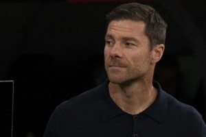 阿隆索重返雷亞萊競技場，兩位前皇家社會B隊(duì)主帥之間的戰(zhàn)術(shù)對決