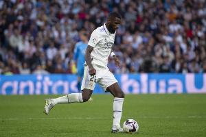 記者：呂迪格在訓(xùn)練中左腿股直肌受傷，預(yù)計(jì)將傷缺10至12周