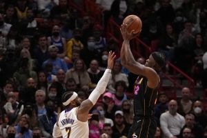 霍里答首發(fā)替補(bǔ)裁掉問(wèn)題：首發(fā)熱火巴、替補(bǔ)紐約瓜、裁掉雷霆椒