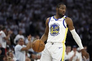 Shams：太陽(yáng)和國(guó)王的報(bào)價(jià)都包含球員選項(xiàng) 且承諾首發(fā)大前鋒位置