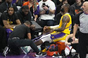 查爾莫斯：并非否定詹姆斯的天賦 但他的持久都要歸功于保養(yǎng)