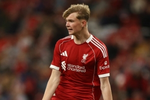 記者：利物浦新援威爾-賴特在青年歐冠膝蓋扭傷，被擔架抬離球場