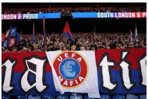 TA：水晶宮球迷展示“歐足聯(lián)黑手黨”橫幅，俱樂部被罰款1萬(wàn)歐元