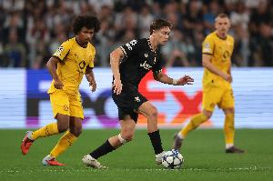 伊爾迪茲和阿德耶米互夸：阿德耶米很出色，在學(xué)生時代就是小榜樣