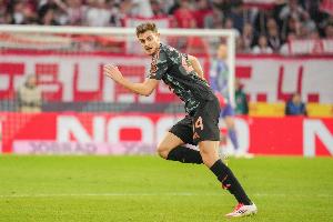 記者：斯坦尼西奇只是少數(shù)肌纖維受到影響，最多傷缺1-2周