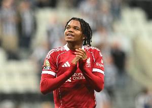 17歲19天，恩古莫哈成利物浦隊(duì)史主流歐戰(zhàn)出場最年輕球員