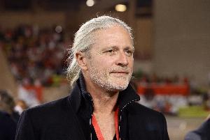 佩蒂特：從國(guó)際賽場(chǎng)來(lái)看，每當(dāng)出現(xiàn)爭(zhēng)議判罰時(shí)，裁判總是偏向皇馬