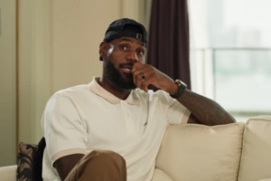 詹姆斯：三分10中9那場(chǎng)賽前熱身時(shí)我就感覺(jué)不一樣 預(yù)感自己要爆發(fā)