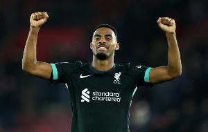 傳射建功，費迪南德社媒稱贊：赫拉芬貝赫真是個好球員！