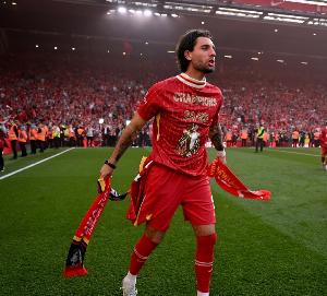 英媒預(yù)測(cè)利物浦首發(fā)：索博再次客串右后衛(wèi)，?；倏恕⒓涌瞬ǔ鰬?zhàn)