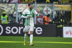 貝拉爾迪代表薩索洛16次出戰(zhàn)國米共進(jìn)8球，其中四次在客場破門