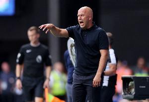 斯洛特：考慮到賽程緊密和球員狀態(tài)，決定讓維爾茨、伊薩克替補