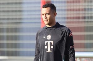 圖片報(bào)：拜仁外租紐倫堡的小將布赫曼腳底受傷，將傷缺數(shù)周