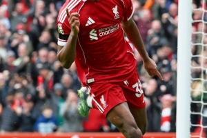 傳射建功！利物浦官方：赫拉芬貝赫當(dāng)選利物浦2-1埃弗頓隊內(nèi)最佳