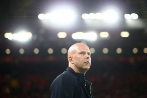 斯洛特：哪個隊沒有兩名以上前鋒呢？早場讓東方球迷看我們也挺好