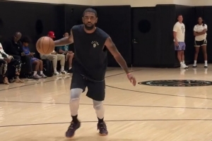 傷勢(shì)恢復(fù)很好！歐文現(xiàn)身球場訓(xùn)練 已能夠完成轉(zhuǎn)身跳投等動(dòng)作