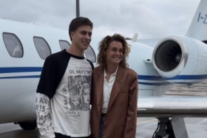 尤文官方曬照，伊爾迪茲和吉雷利啟程前往金球獎(jiǎng)?lì)C獎(jiǎng)典禮